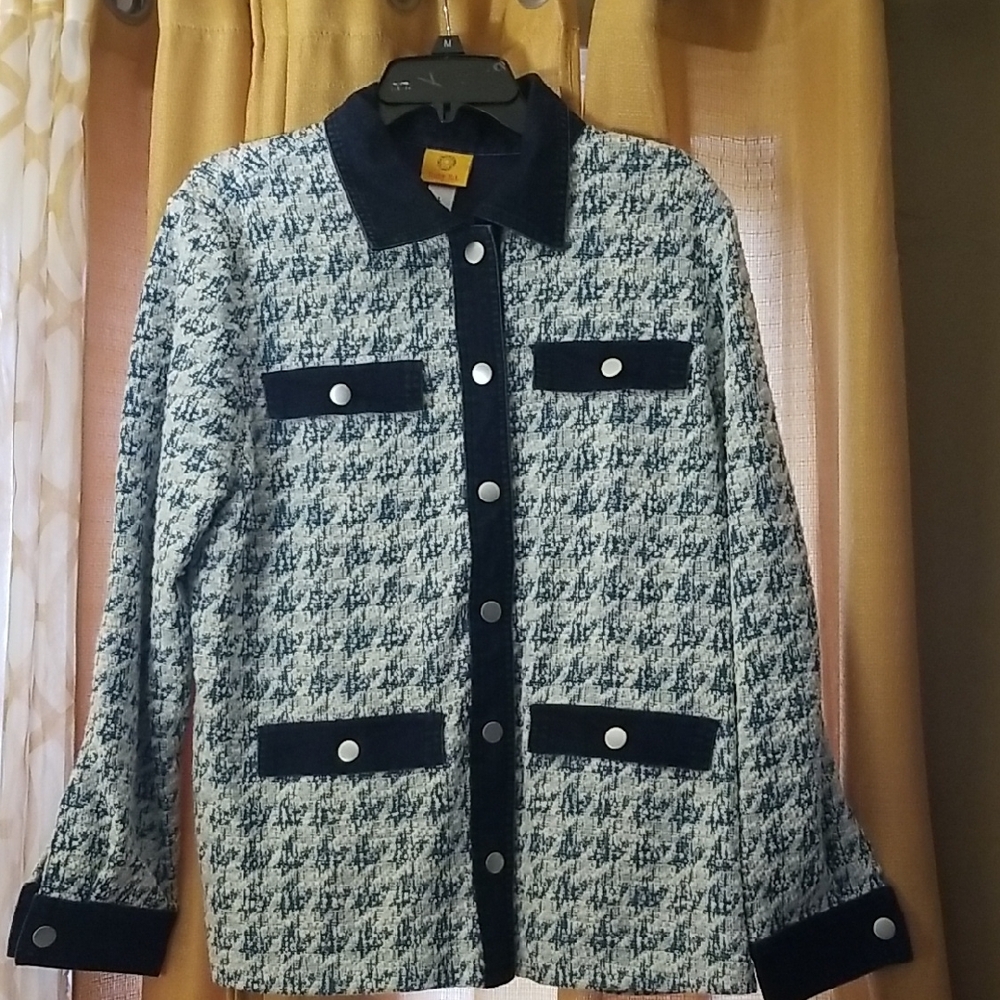 Chic Tweed Jacket with Denim Accents